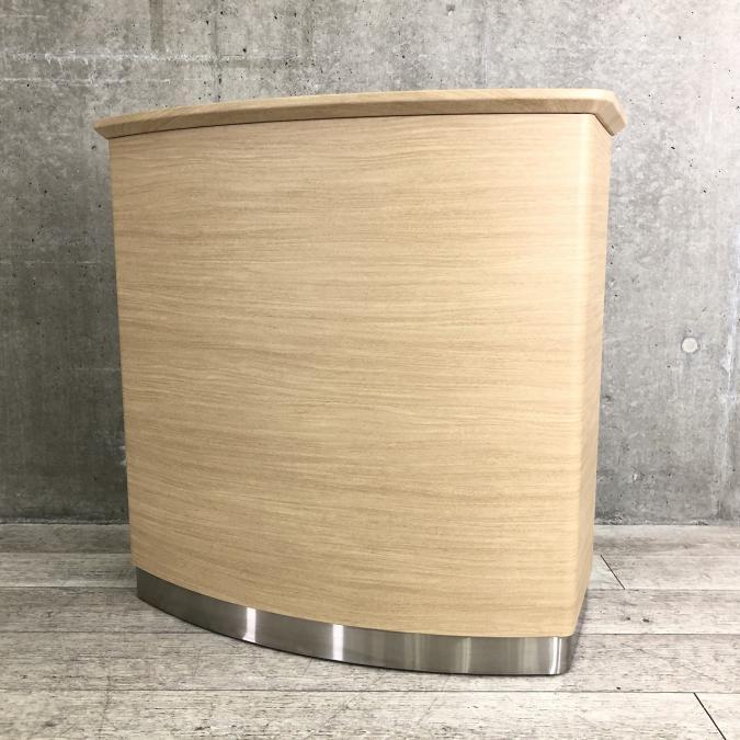 【2台限定】【現在は廃盤でレア！】【重厚感・高級感あり！】イトーキ（ITOKI）/無人インフォメーションカウンター/受付台/エントランス/カラー：ナチュラル　新大阪店
                        無人インフォメーションカウンター
                                    中古
            