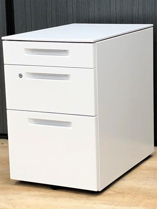 【1台入荷】今ある環境にプラスワン！収納力の向上に
                        iS
                                    中古
            