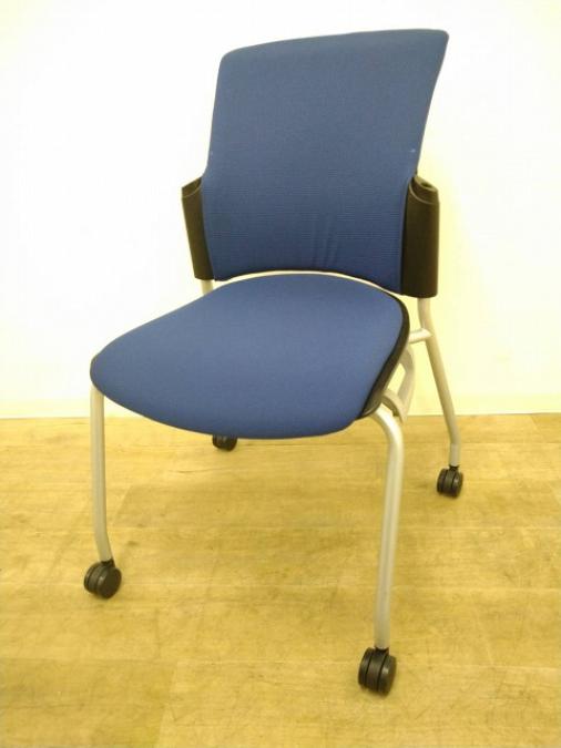 【定価約5万円】【快適な座り心地とオシャレなデザイン性のスタッキングチェア】■プラス製　チェダー　スタッキングチェア
                        チェダーCチェア
                                    中古
            