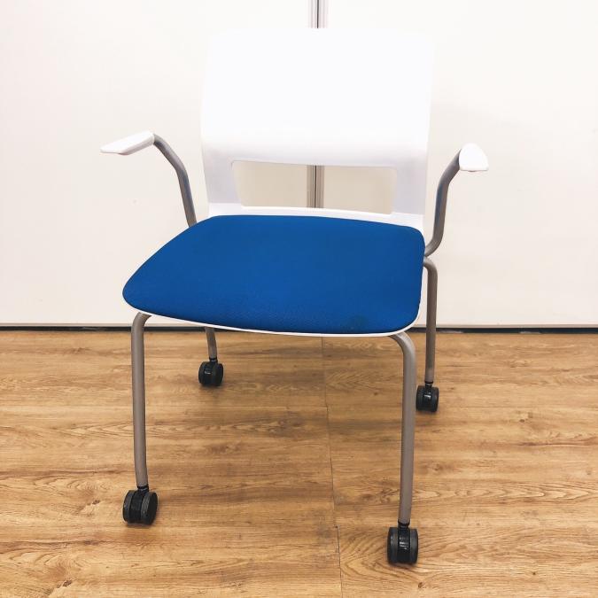 コクヨ　KOKUYO　ミーティング　スタッキング　160シリーズ　肘付き　ミーティング　会議
                        160シリーズ
                                    中古
            