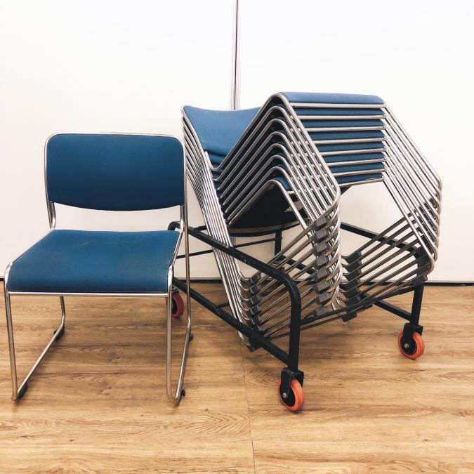 9脚セット　台車付き　コクヨ　KOKUYO　スタッキング　CK-805　ブルー　定番　シンプル　会議　セミナー
                        CK-805シリーズ
                                    中古
            