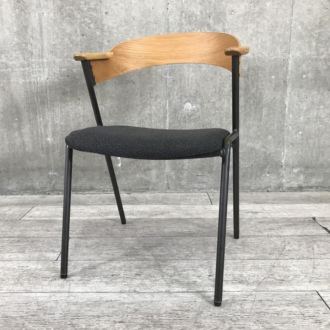 ダイニングチェア　2脚入荷　A00910598
                        その他シリーズ
                                    中古
            