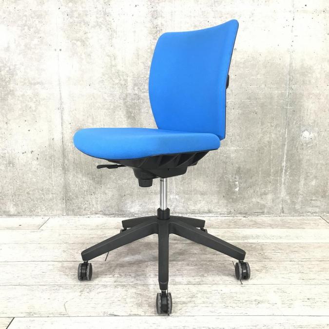 1点限り　国内ブランド　内田洋行　リーズナブルな価格が人気の秘訣　エポチェア　背・座ライトブルー
                        エポ
                                    中古
            