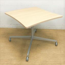 オカムラ　アプションフリー2　フレキシブルテーブル　カイトタイプ　変形テーブル　キャスター脚　ナチュラル天板