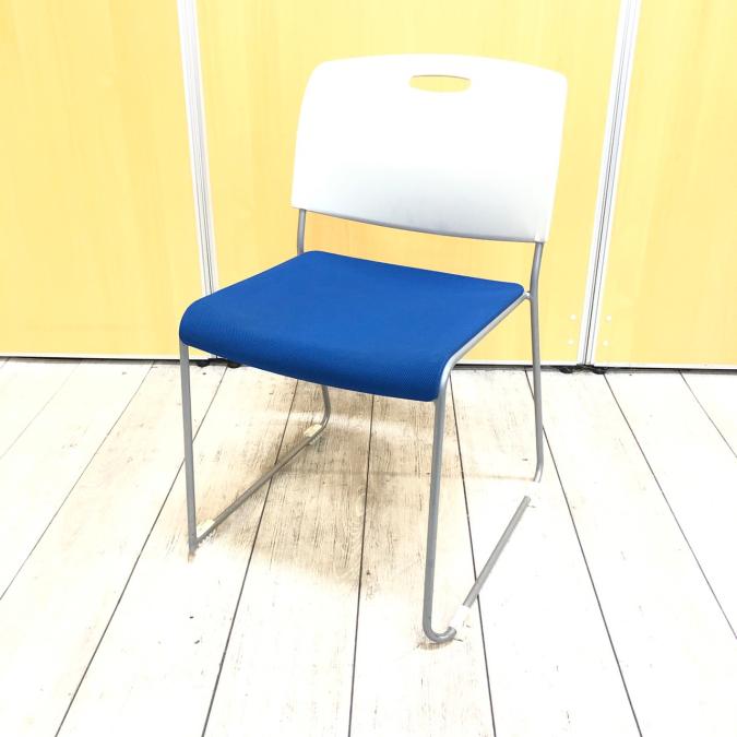 【在庫入替】【ロット入荷】内田製　MPｰ150N　定番のブルーカラー　スタッキングチェア入荷！！　中古　ブルー　ホワイト　収納　キャスター無
                        MP-150シリーズ
                                    中古
            