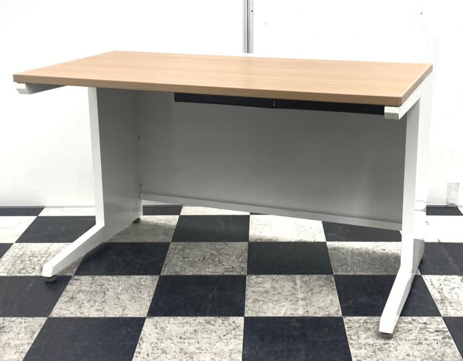 【入替セール】【横幅1100サイズ】【トレンドカラーデスク入荷！】オカムラ（okamura）アドバンス（ADVANCE）ナチュラル色/引き出し無し【G2】
                        アドバンス
                                    中古
            