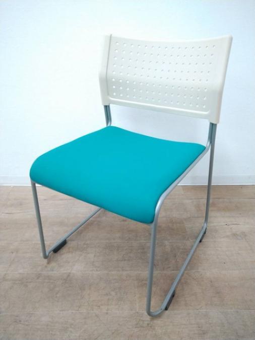 【定価約１万円】【グリーンカラー座面のシンプルで快適な座り心地のスタッキングチェアが入荷しました】■アイリスチトセ製　LTS　スタッキングチェア
                        その他シリーズ
                                    中古
            