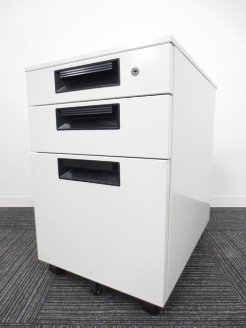 【5台限定】【在庫入替】プラス製　フラットラインシリーズ【人気のホワイト】新大阪店
                        フラットライン
                                    中古
            