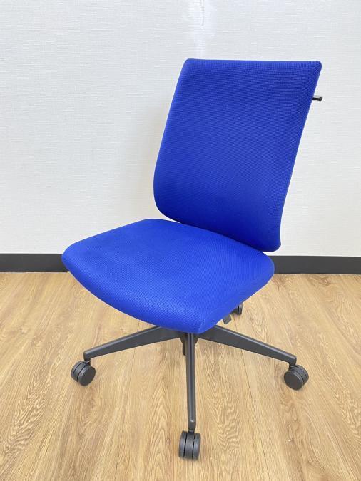 【大量入荷！快適で過ごしやすいコスパ最強のオフィスチェア！！】コクヨ　ウィザード　ブルー　肘なし　ハイバック　オフィスチェア　事務椅子　コートハンガー
                        ウィザードチェア
                                    中古
            
