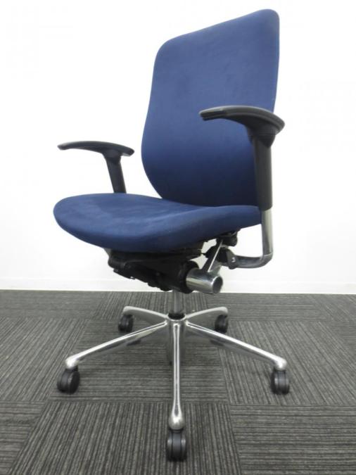 【¥18,200→¥12,700！】商品入替30％OFF！【人間工学に基づいた快適な座り心地！】オカムラ（okamura）ゼファークッションチェア　■色：ブルー　肘有り【滞留】【RP】
                        ゼファー（クッション）
                                    中古
            