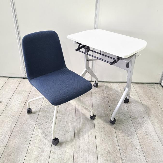 【18セット大量入荷!!】【レア】コクヨ　テーブル　ホワイト　｜　チェア　イトーキ　ノットワーク
                        その他シリーズ
                                    中古
            