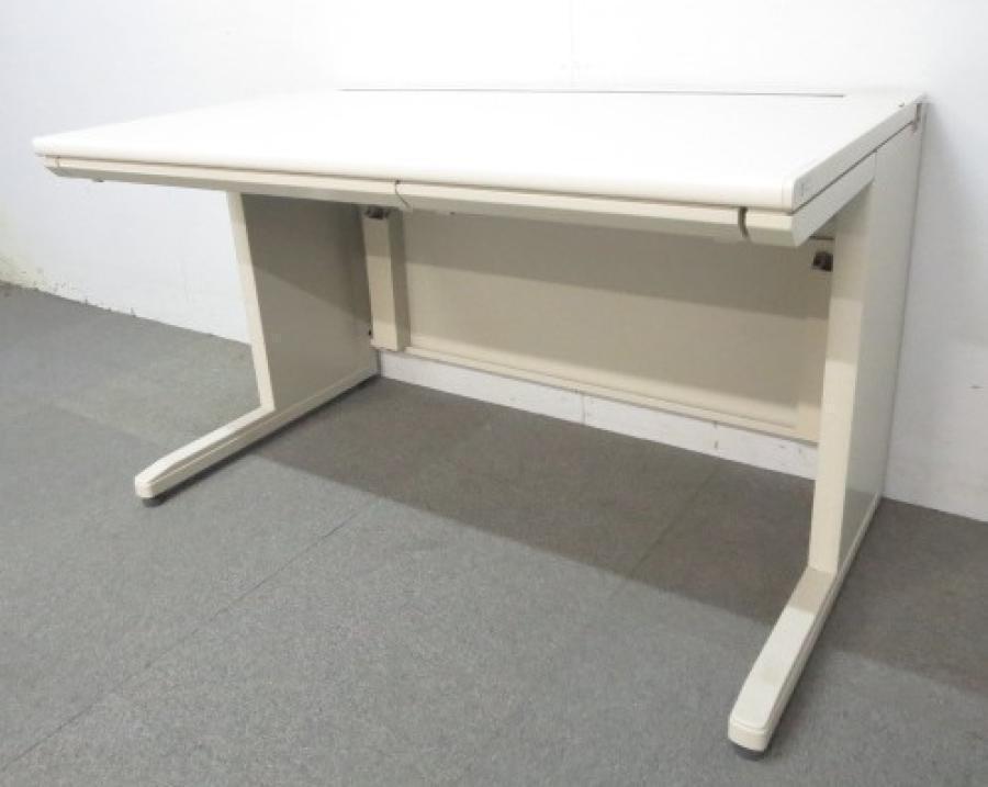 【在庫入替セール品！】【幅1400】国内人気メーカー製の平机入荷！オフィスのスタンダードのニューグレー！【G2】【A00880473】
                        新MXシリーズ
                                    中古
            