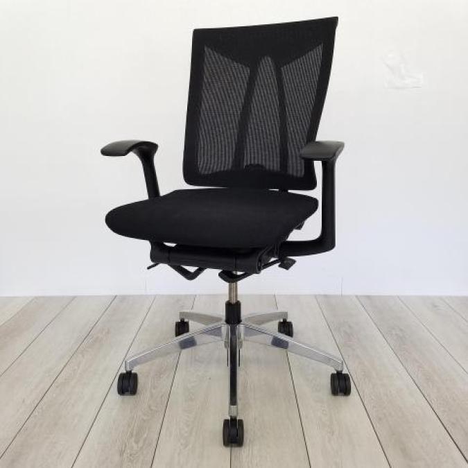 【1脚限定】イトーキの現行モデル「セレーオ（Celeeo）」が入荷！中古　高級チェア　ハイバックテクスチャードメッシュ　ブラック　可動肘　オフィスチェア　OAチェア　在宅ワーク　テレワーク
                        セレーオチェア
                                    中古
            