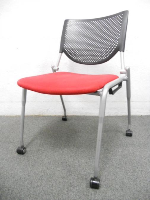 【¥7,000→¥5,600！】商品入替20％OFF！オカムラ（okamura）プロスタックシリーズ　スタッキングチェア　■色：レッド【β2403】【T8】【RP】
                        プロスタック
                                    中古
            