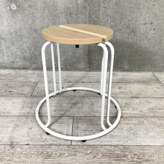 デザイン性抜群の丸椅子が入荷致しました！木の暖かみを感じます。安心のイトーキ製！ABW化にもおすすめ！
■イトーキ/イノーバ/ホワイトオーク
                        イノーバ
                                    中古
            