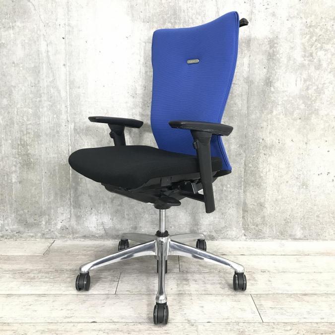 【背あてのしなやかな曲線が背中にフィット！】【快適な座り心地に高級感のあるデザインが人気！】■オカムラ（okamura）製　フィーゴ（feego）チェア　ハイバック　■サイドファスナータイプ　コートハンガー付き　可動肘付き　■色：ブルー【弊社使用欄：A00914633】
                        フィーゴチェア
                                    中古
            