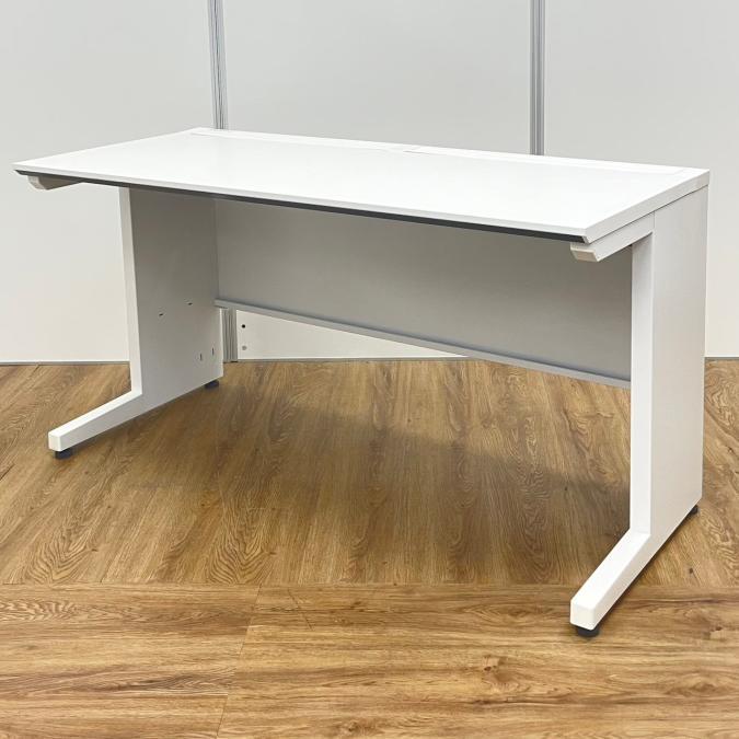 【限定1台】コクヨ製　ISシリーズ　引出なし　ホワイトカラー　W1400平机！！【在庫入替品】
                        iSシリーズ
                                    中古
            