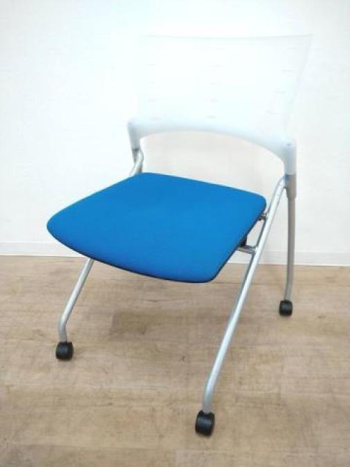【在庫入替セール品】【定価約4万円】【背もたれホワイト座面ブルー】■イトーキ　マノス　ネスティングチェア【Z】
                        マノスチェア
                                    中古
            