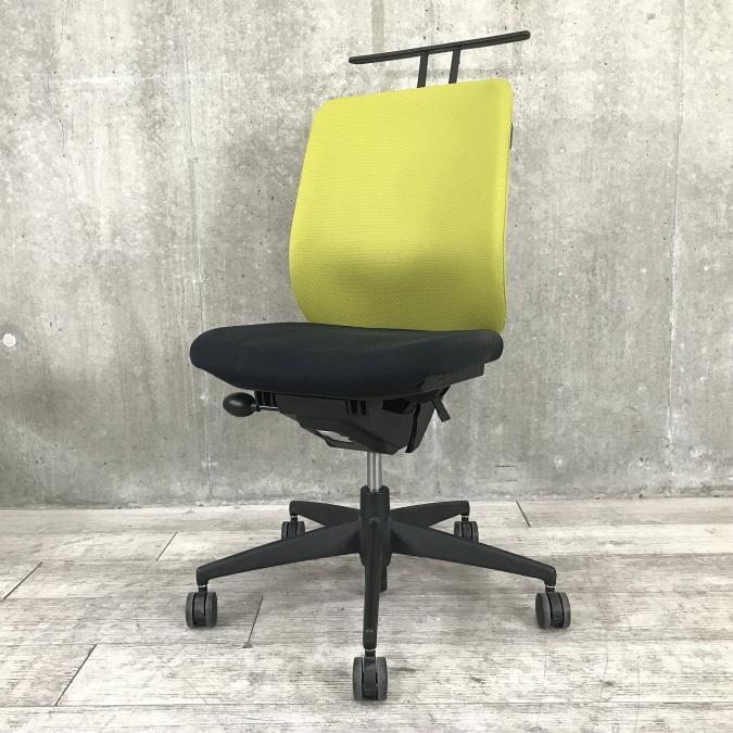 【在庫入替セール品！】【コスパ最強な国内メーカーの一級品チェア！】コクヨ（KOKUYO）ベルガーチェア　背面カバー外せます！　■色：ライトグリーン　ブラック座面　コートハンガー付き
                        ベルガー
                                    中古
            