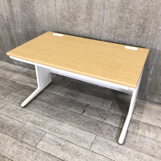 【新品】カグクロ製・DWPシリーズの平机！淡い木目調のナチュラルカラーと、清潔感のあるホワイトカラーをベースに、
シンプルなデザインが扱い易い、オーソドックスな幅1200mmタイプのデスクです！【メーカー在庫品】
                        その他シリーズ
                                    新品
            