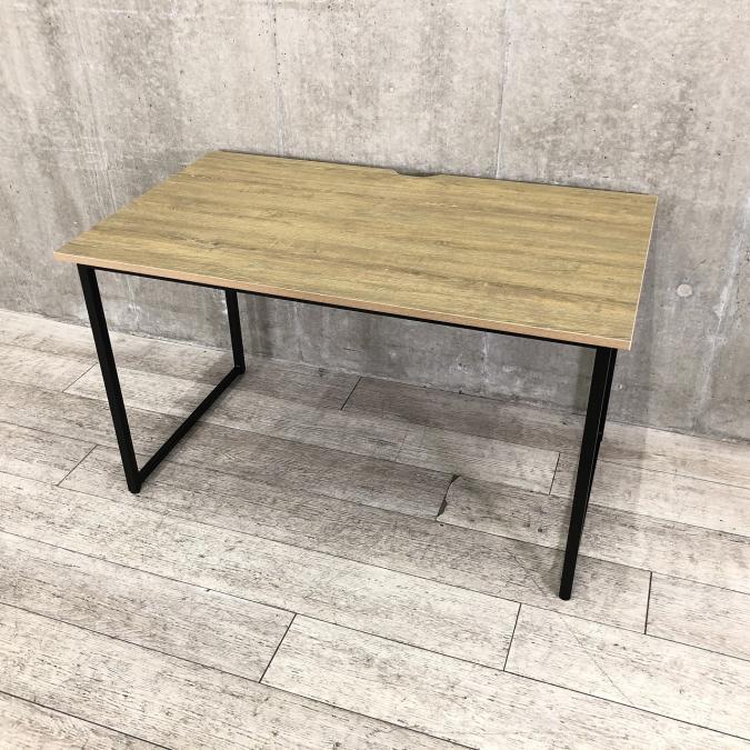 【新品】井上金庫販売製・SFDシリーズ！深みのあるナチュラル天板とブラックフレームでお洒落なデスクです！新品商品の為、状態も問題なし！ロットでも対応可能です！【メーカー在庫品】
                        SFD
                                    新品
            