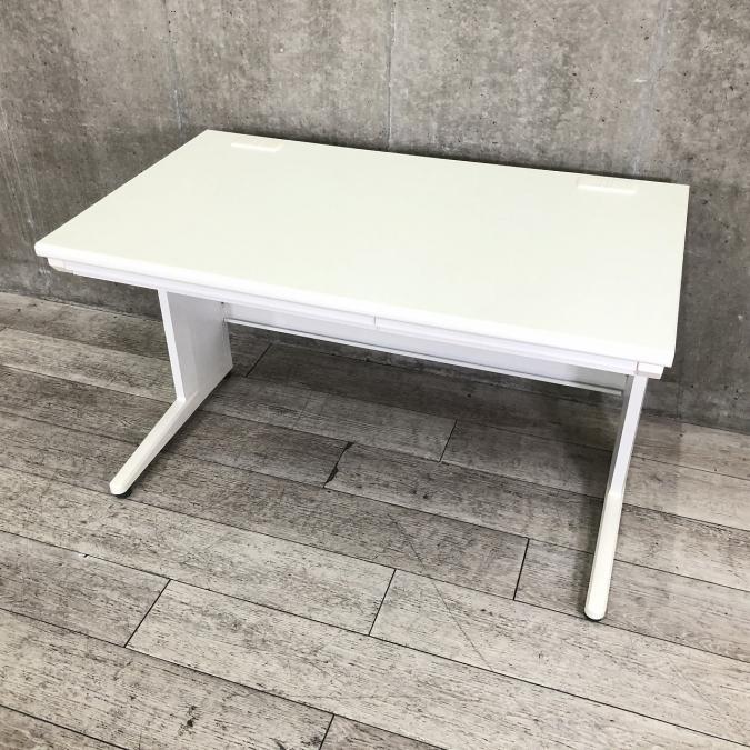 【新品】カグクロ製・DWPシリーズの平机！ホワイト色のクリーンなイメージがお洒落な店舗やクリニックにも程良くマッチ！コスパに優れたオフィスデスクです！【メーカー在庫品】
                        その他シリーズ
                                    新品
            