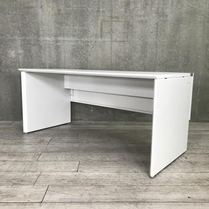 【在庫入替セール品！】クール＆シャープ！片面フリーアドレスデスクが入荷！【J7】
■オカムラ/プロユニット/ホワイト
                        プロユニット
                                    中古
            