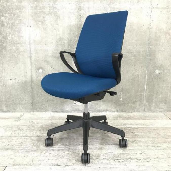 【6脚限定入荷！】ミニ肘が意外と役に立つ！！！ 在宅ワークにもオススメ！ ■コクヨ/ピコラ/ネイビーブルー　
                        ピコラ チェア
                                    中古
            