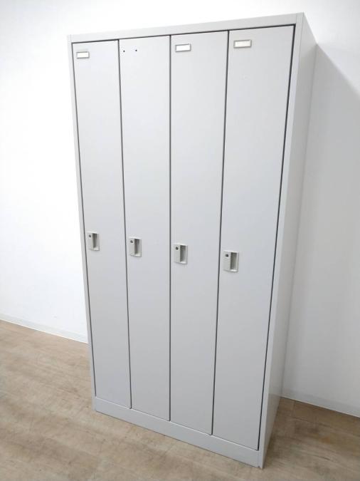 【定価約7万円】【増員や拠点開設にオススメな4人用ロッカーの入荷です】■オカムラ製　FZ　4人用ロッカー
                        FZタイプ
                                    中古
            