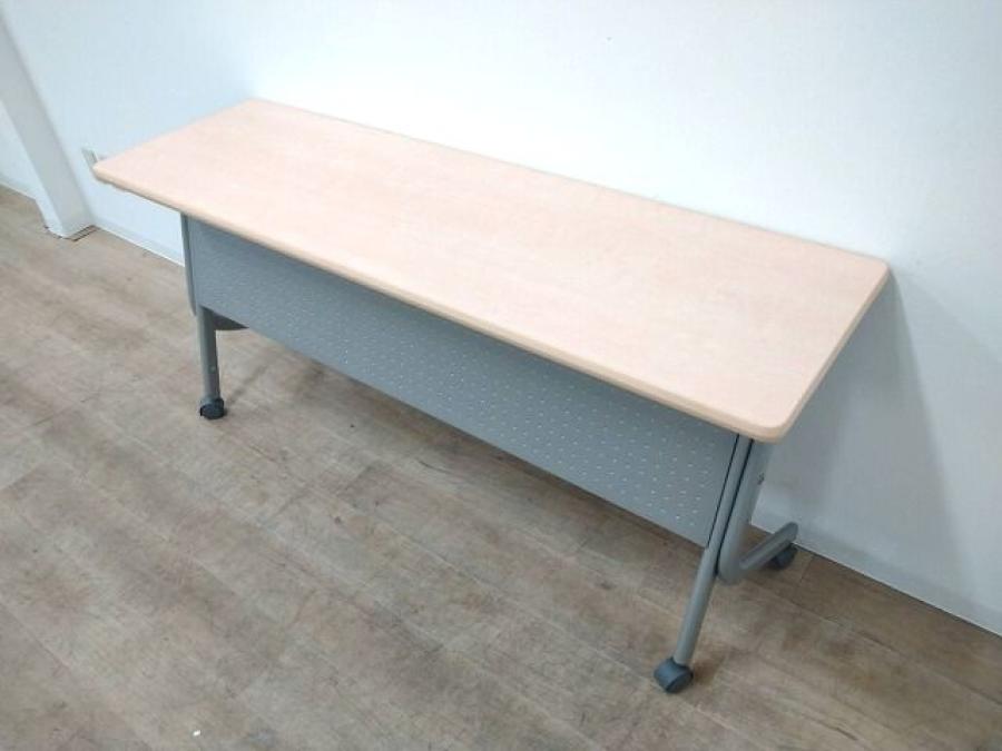 【定価約6万円】【ナチュラルカラー天板の平行スタックテーブルの入荷です】■内田洋行　SP型　スタックテーブル
                        SP型
                                    中古
            