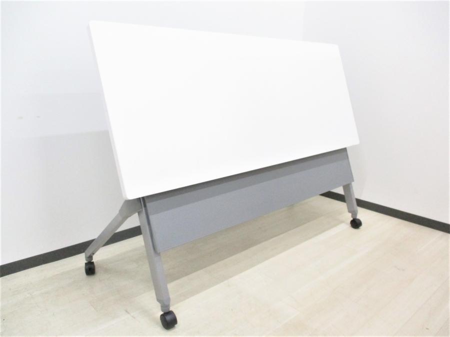 幕板付きでセミナーや会議室におすすめ！
■オカムラ/フラプター/1500mm
                        フラプター
                                    中古
            