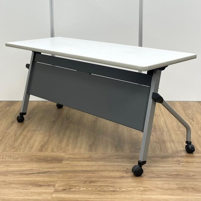 【希少】ホワイトカラー　W1500/600サイズ　幕板付き　サイドスタックテーブル！！
                        その他シリーズ
                                    中古
            