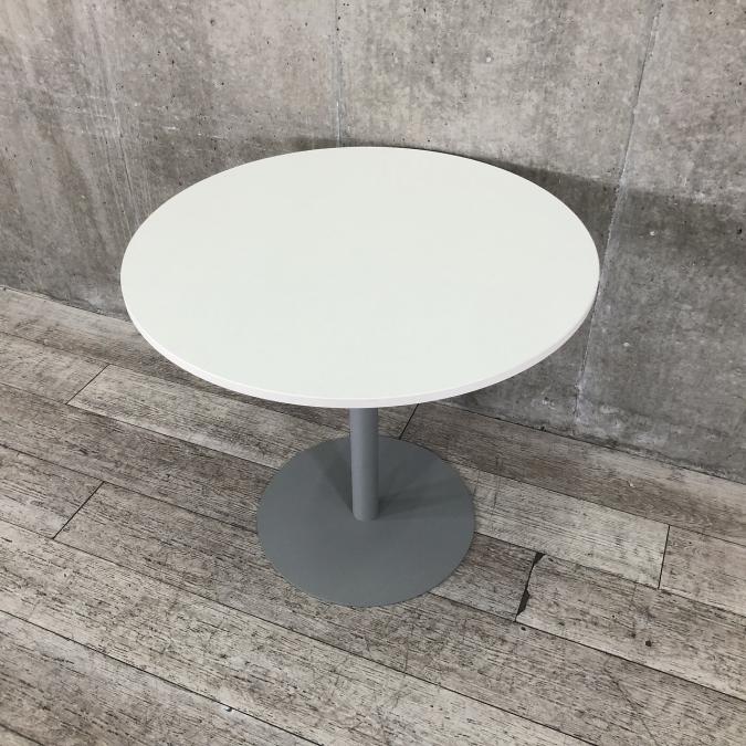 カバン掛けのある丸テーブル/ホワイト
                        その他シリーズ
                                    中古
            