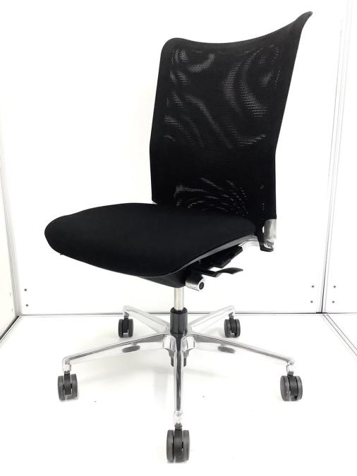 イトーキ(ITOKI) プラオα ■インテリア性の高いデザインに柔軟なクロス材で快適なフィット感を実現‼
                        プラオαチェア
                                    中古
            