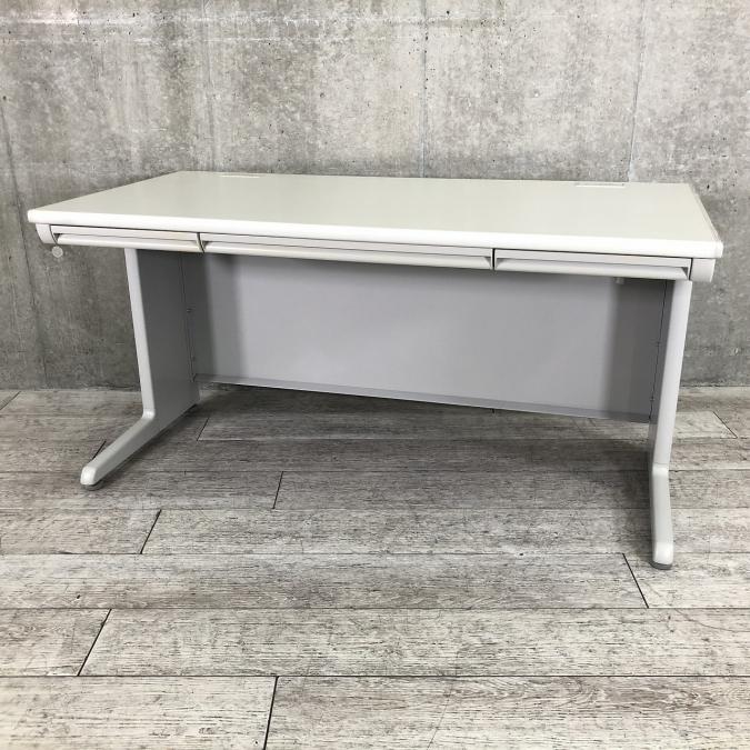 【広々としたワークスペース！横幅1400㎜】【上長席・役員様用におすすめです！】■オカムラ（okamura）　SD-V　平机　■ライトグレー【弊社使用欄：A00917163】
                        SD-Vシリーズ
                                    中古
            