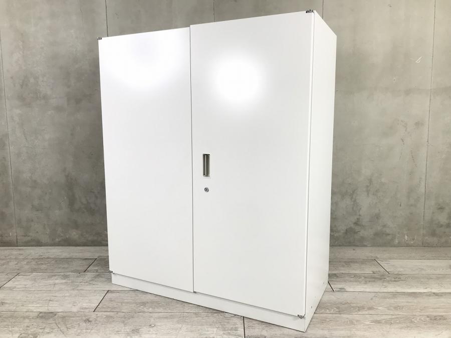 【A4サイズ3段分収納可能】【収納物の検索・整理がしやすい！180°開閉可能な両開き戸タイプ】【清潔感抜群のホワイト家具】　■イトーキ（ITOKI）製　シンライン　両開き書庫　■色：ホワイト　【弊社使用欄：A00917703】
                        シンライン
                                    中古
            