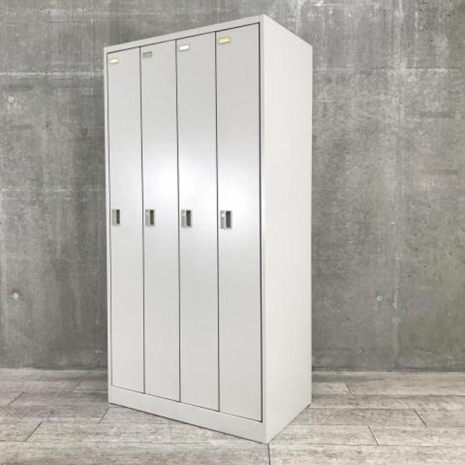【オカムラ製4人用更衣ロッカー】W900/D515/H1790　ニューグレー
                        FZタイプ
                                    中古
            