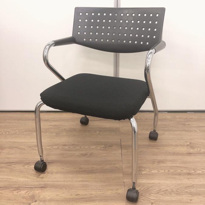 【8脚限定入荷】　ビザロールチェア　デザイナーズ家具　ドイツ製　おしゃれ　新大阪店
                        ビザロール
                                    中古
            