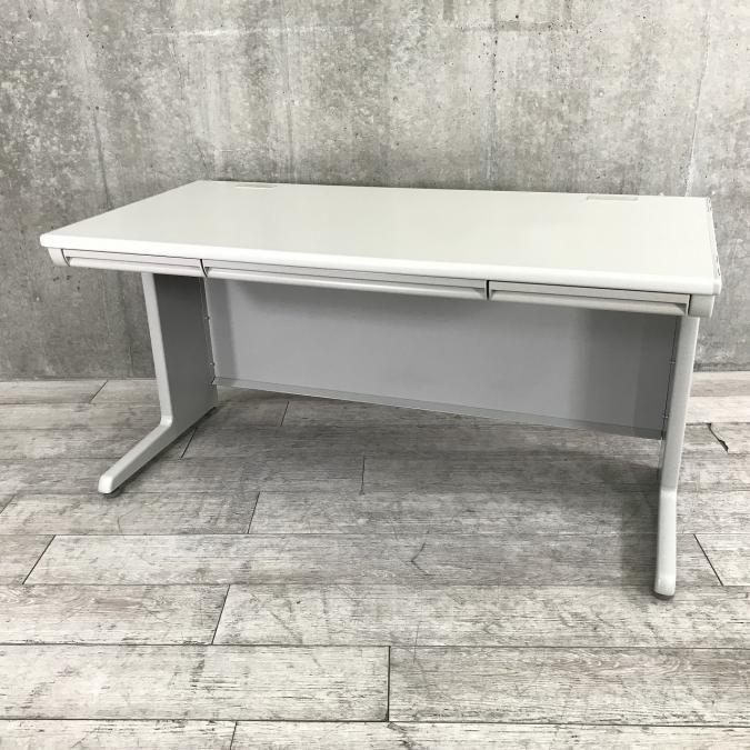 【広めサイズ天板でゆったりお仕事！】オカムラ（okamura）SD-Vシリーズ　平机　■色：ニューグレー
                        SD-Vシリーズ
                                    中古
            