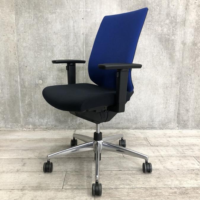 【在庫入替で少しお安くなりました！！】OAチェア　肘付チェア　ウィザード2　ブルー　【入荷が多いため数も揃いやすい！それだけ新品でも購入されている証拠！！】【A00905489】
                        ウィザード2
                                    中古
            