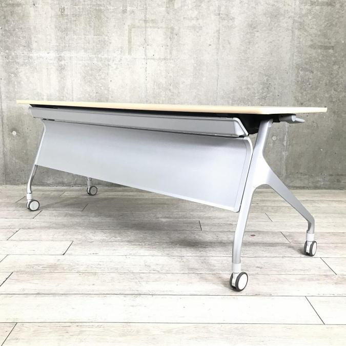 【2~3名様で使えるスタックテーブル入荷！キャスター付きで移動も楽々！！！】サイドスタックテーブル　コクヨ　エピファイ　ナチュラル(メープル) 【折り畳みテーブルをお探しの方、オススメです！】
                        エピファイ
                                    中古
            