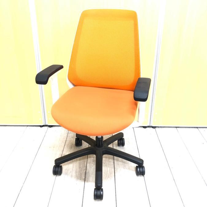 【在庫入替】【イトーキノナチェア入荷！！】　おすすめ　テレワーク　会社　おしゃれ　オレンジ　肘付ハイバック　可動肘
                        ノナ
                                    中古
            