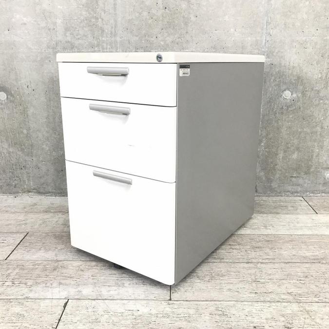 【デスクインワゴン】イトーキ　エーキューズ3段タイプ
                        エーキューズ
                                    中古
            