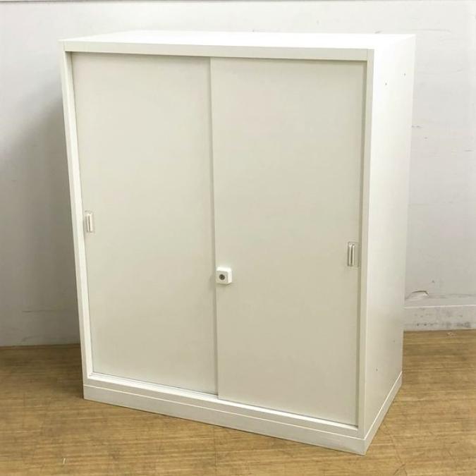 引き戸書庫　鍵付き　ホワイト　オカムラ　レクトライン　ベース付き
                        レクトライン
                                    中古
            