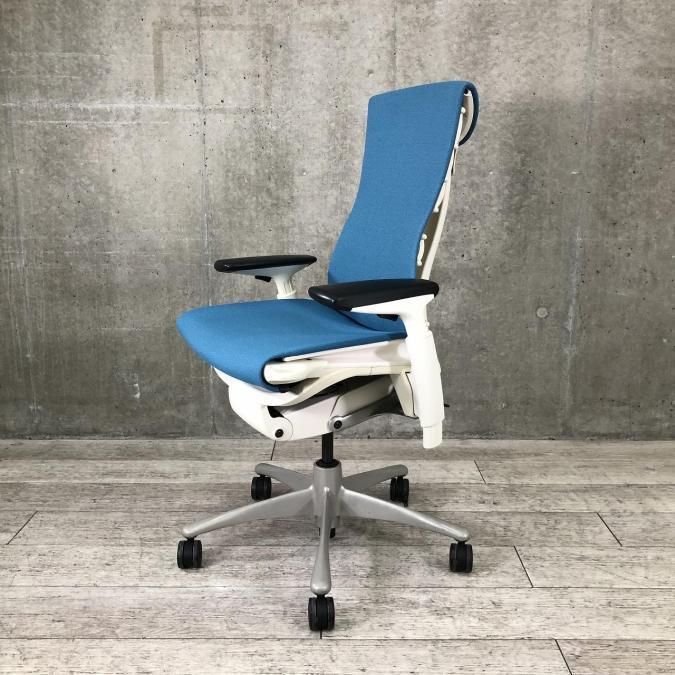 【追加入荷】【新品定価25万円以上のデザイナーズチェア！】ハーマンミラー（HermanMiller）エンボディ/ブルー
                        エンボディチェア
                                    中古
            