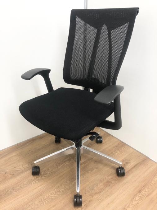 【お値段下げてご案内！】●イトーキ●セレーオ●ブラック●在庫入替セール（本在庫限定価格）●
                        セレーオチェア
                                    中古
            