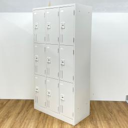 【希少】ホワイトグレー　ダイヤル式　9人用ロッカー！！※非常解除キーは付属しておりません