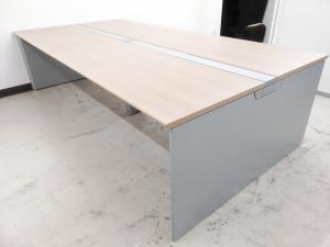 【W2400mm！4人用にオススメ！】■オカムラ製　フリーアドレスデスク　トレンドのナチュラル木目カラー！　（MK38カラー）　☆