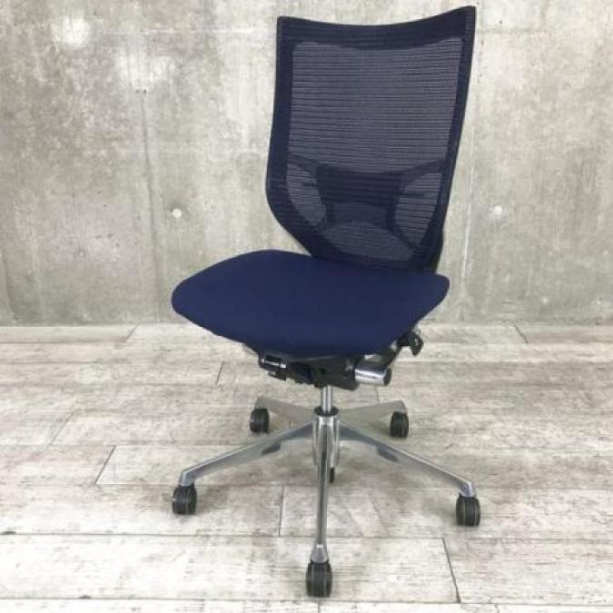 オカムラ　バロンチェア　座クッション　カラー：ダークブルー　肘無しモデル【在庫入替品】
                        バロンチェア
                                    中古
            