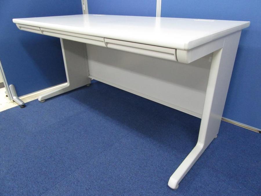 【品質・耐久性申し分無し！】【安心の国内メーカー品です！】■オカムラ製　 平机　 横幅1400mm【ゆとりのワークスペース！】
                        SD-Vシリーズ
                                    中古
            